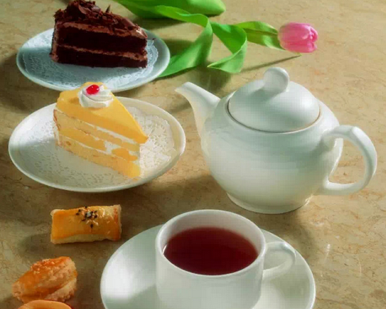 在与茶的搭配上,讲究茶点与茶性的和谐搭配,注重茶点的风味效果,重视